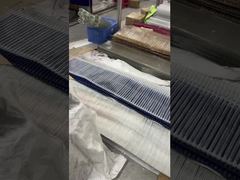 اتاق نشیمن مدرن لامپ نصب شده روشن و شفاف کنار تخت خواب