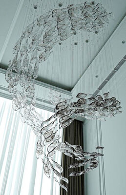 دکوراسیون لامپ سفارشی کریستالی مهندسی تالار ضیافت ویلا لابی هتل خلاق، لوازم جانبی برگ شیشه ای مارپیچ